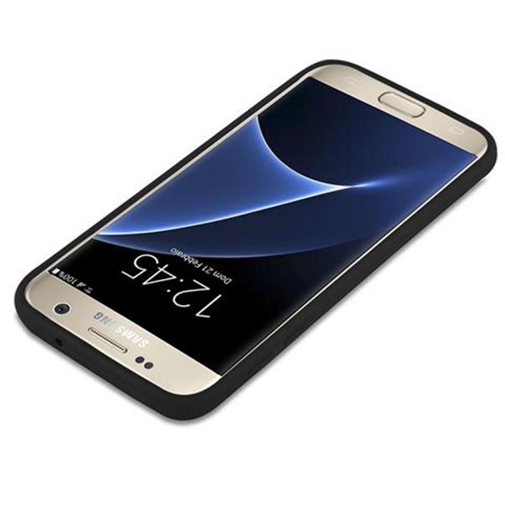 Telefon in schwarzer Hülle. Telefonbildschirm zeigt blauen Farbverlauf. Text: 12:45. Weißer Hintergrund.