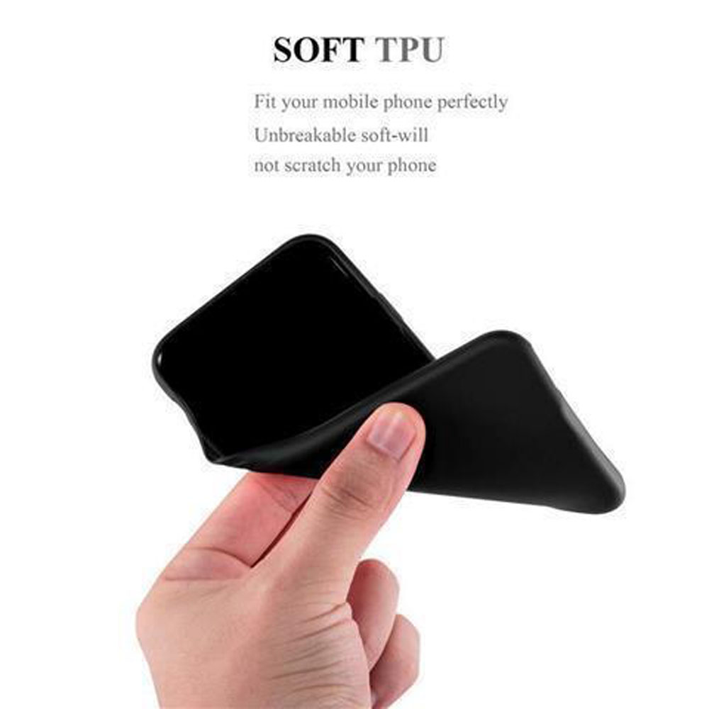 Mano che tiene una custodia per telefono nera. Testo: TPU morbido. La custodia è flessibile e morbida.