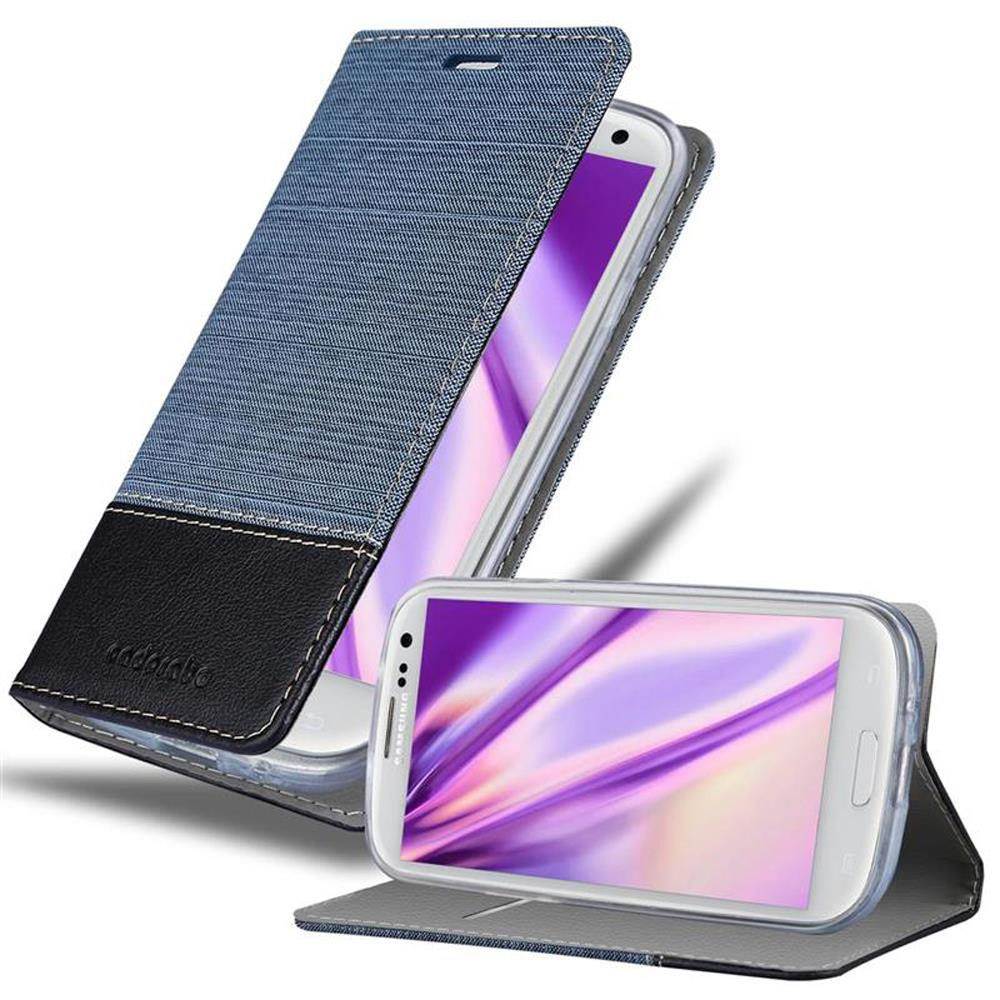 Telefono in una custodia in denim e nera, aperto per mostrare lo schermo.