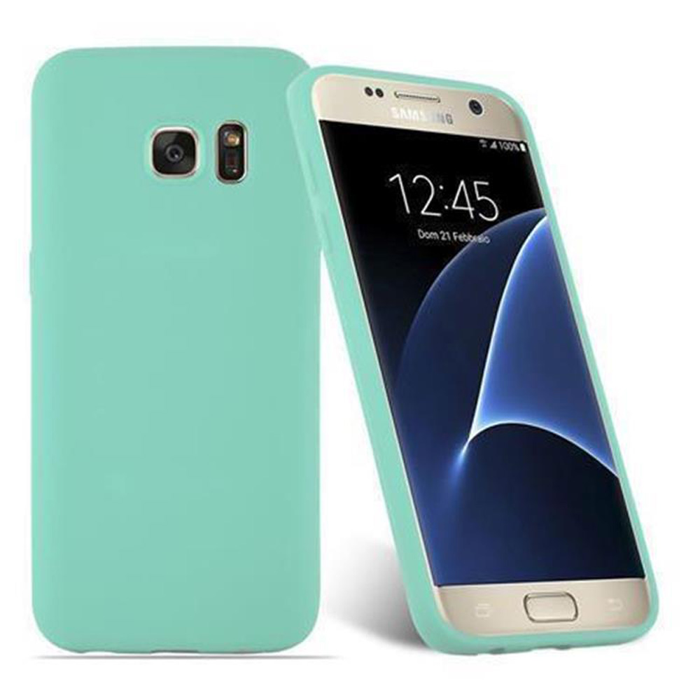 Una custodia verde menta con un telefono d'oro all'interno. Custodia e telefono uno accanto all'altro.