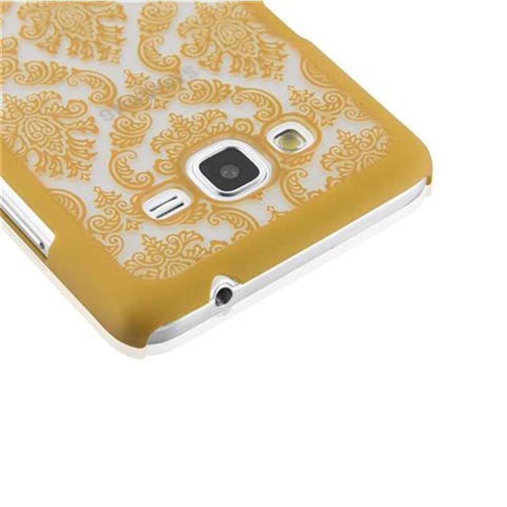 Primo piano di una custodia per telefono con un motivo dorato ornato su uno sfondo trasparente. La custodia ha un bordo giallo.