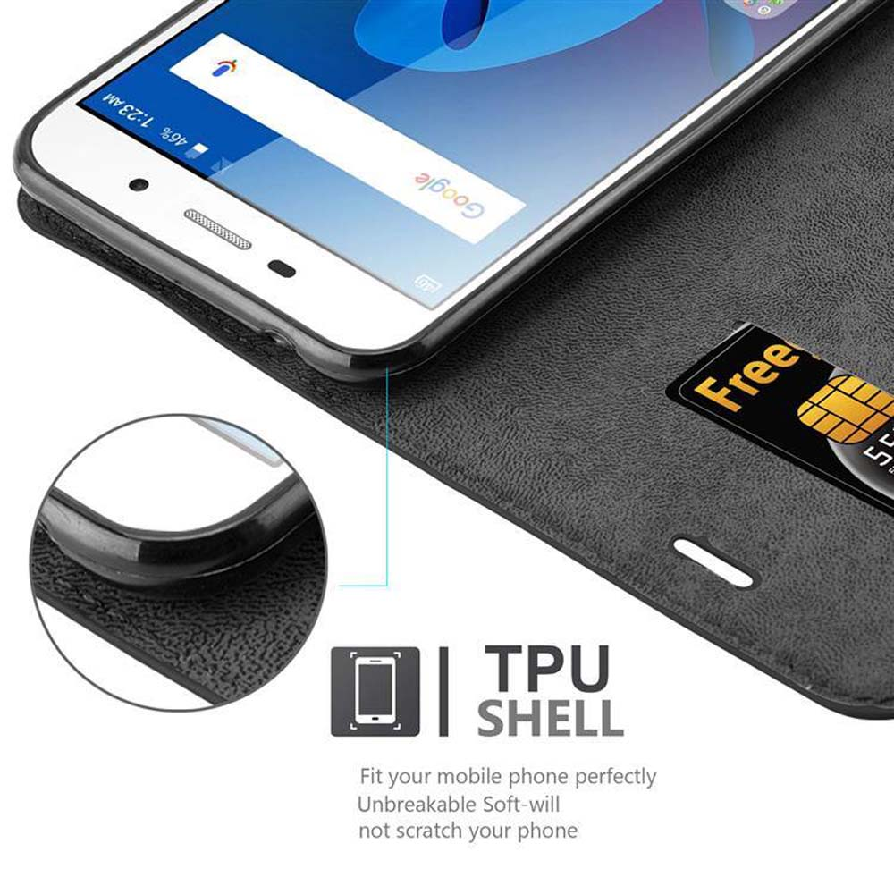 Telefono in una custodia nera, con slot per sim card visibile. Lo schermo è acceso.