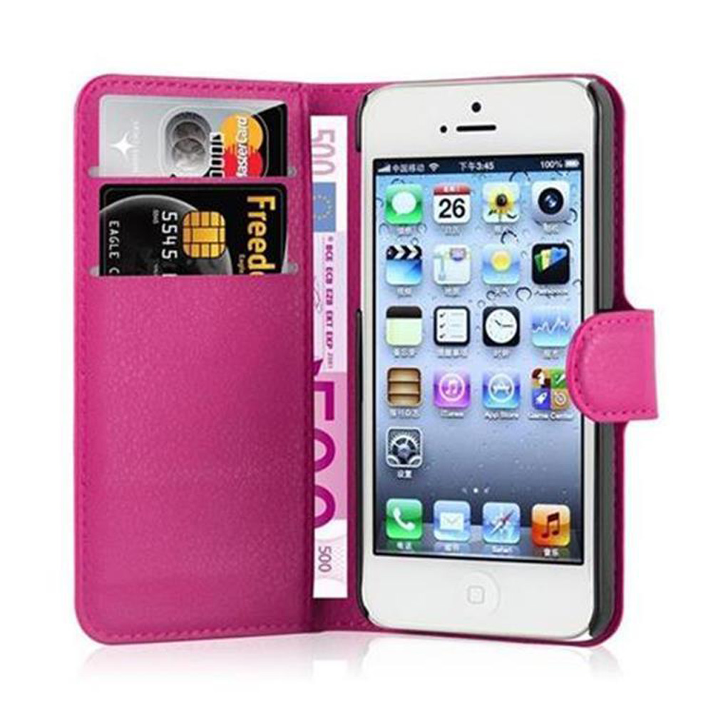 Custodia per telefono rosa con carte e denaro. Lo schermo del telefono mostra le icone delle app. Un pulsante rosa è visibile.