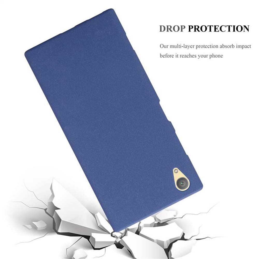 Una custodia blu per telefono che cade su un terreno crepato. Testo: 'DROP PROTECTION'.
