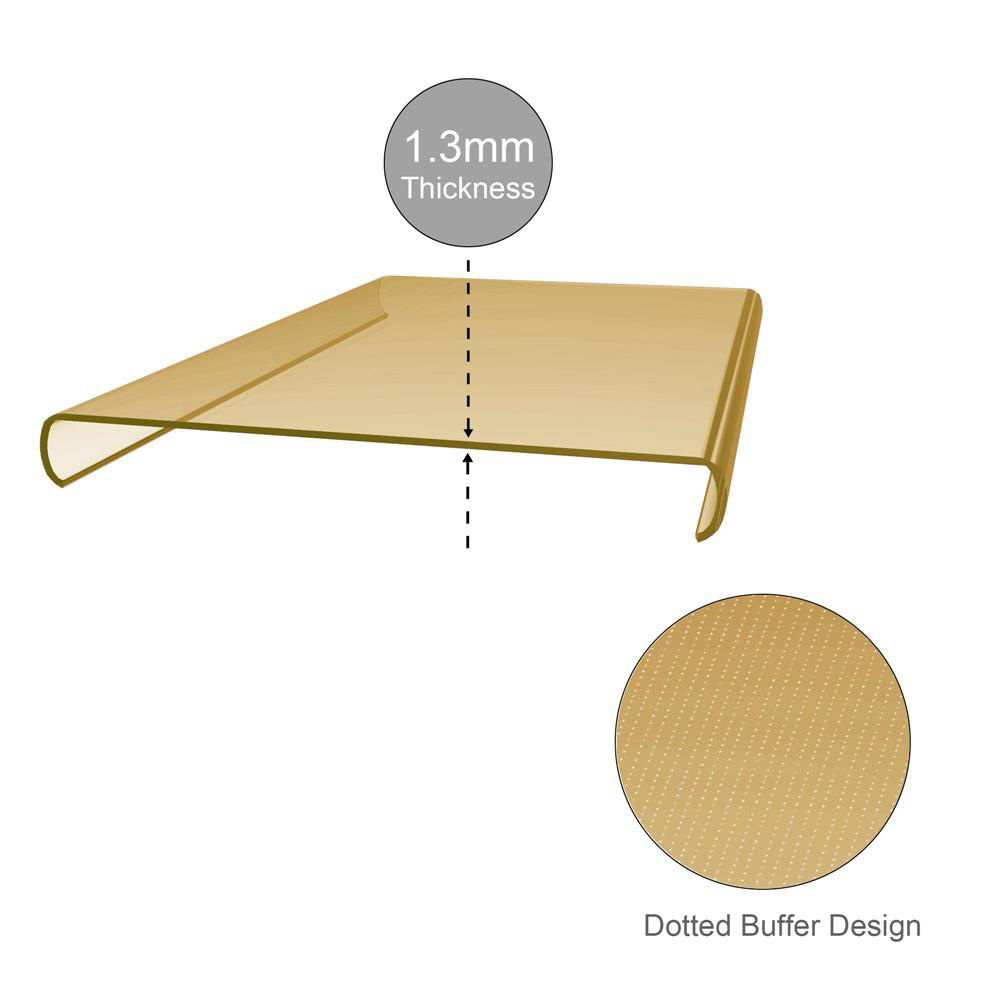 Plastica curva color oro. Un design a pois è sul fondo. Sfondo bianco.