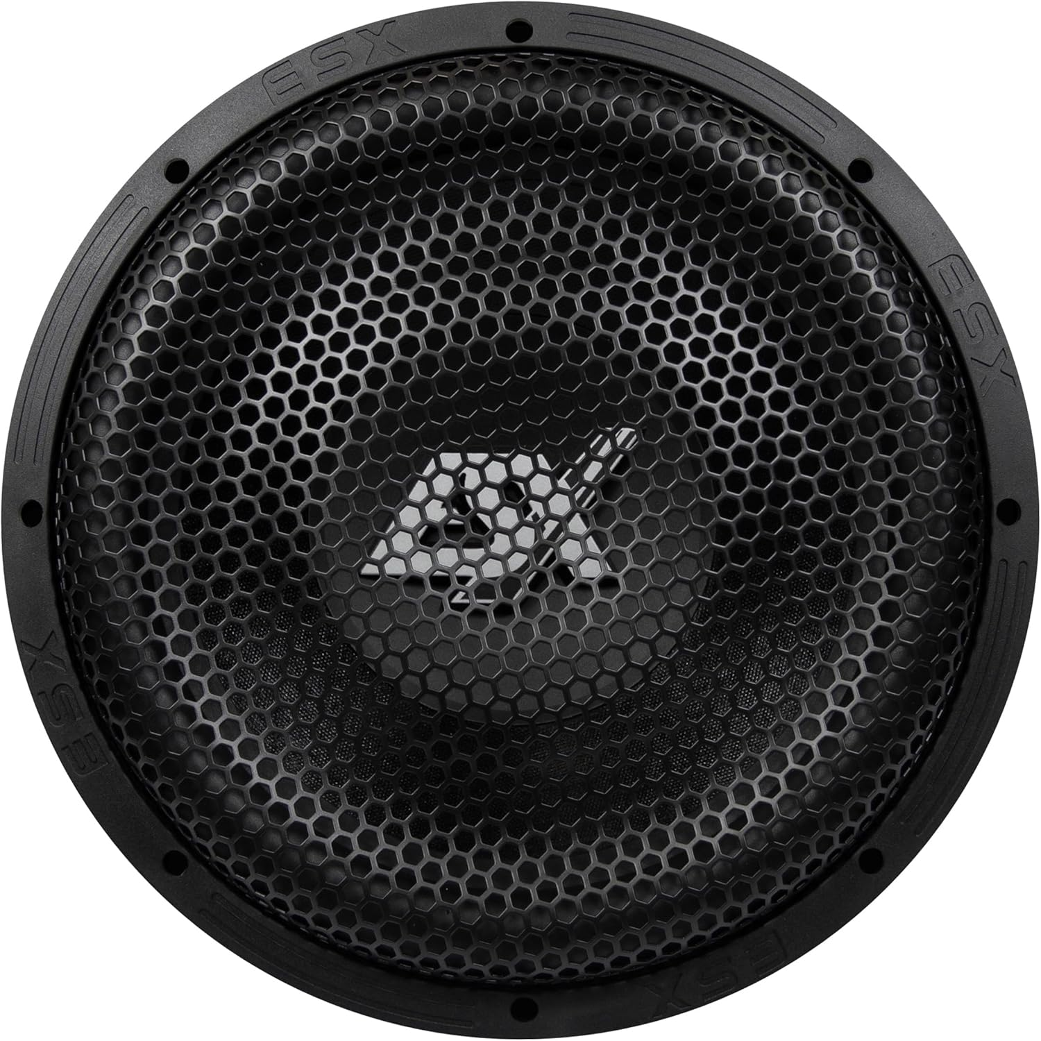 Schwarzer Auto-Subwoofer mit Wabenmuster und Markenlogo. Schwarz auf weißem Hintergrund.