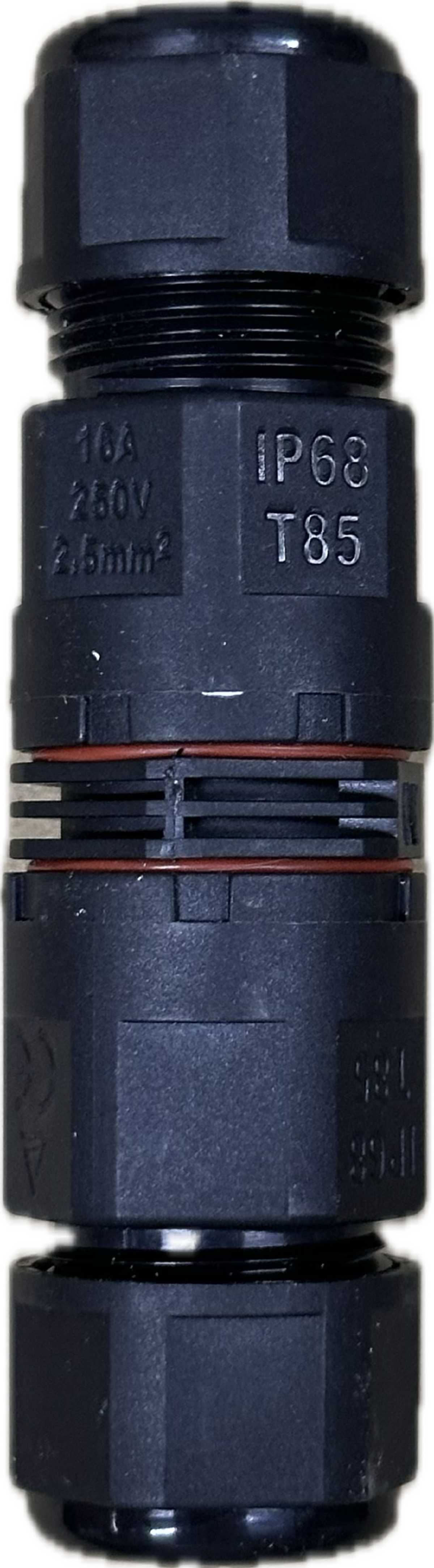 Conector negro impermeable con texto, sobre fondo blanco.