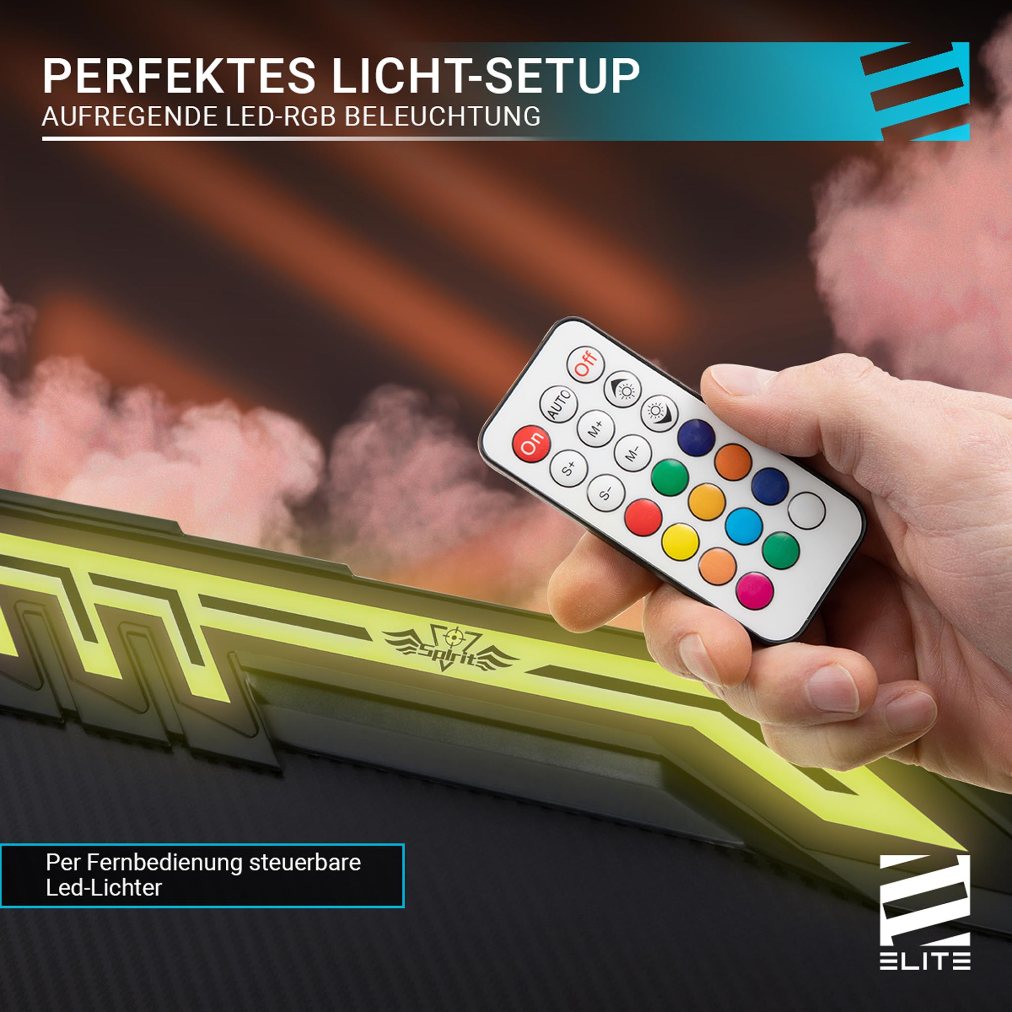 Hand, die eine Fernbedienung mit farbigen Tasten hält. Lichter scheinen von einer Lichtleiste.