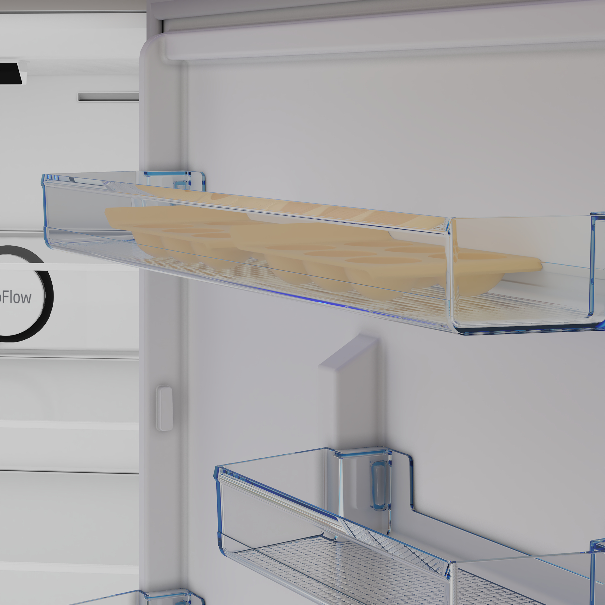 Interior de un refrigerador con estantes y algunos artículos en ellos.