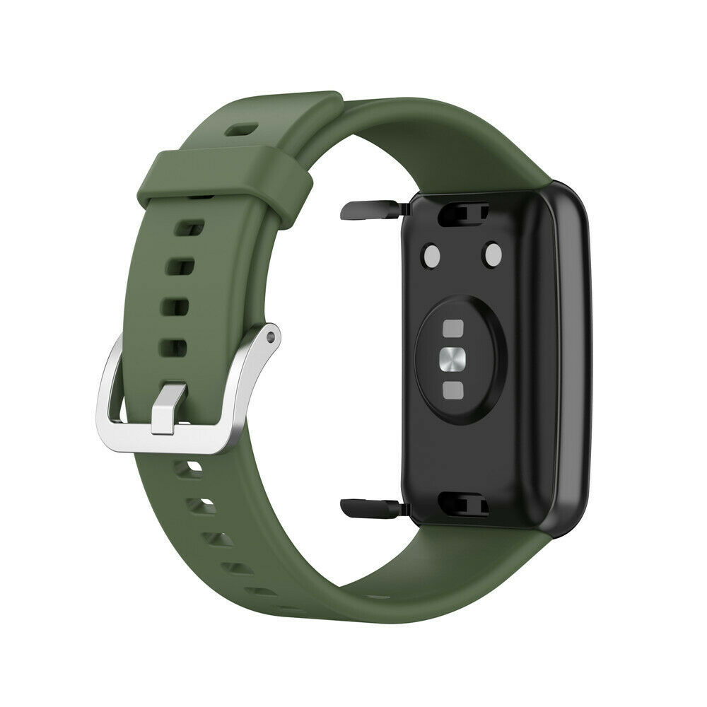 Grünes Smartwatch-Armband mit Uhr. Das Armband ist olivgrün, das Uhrengehäuse schwarz und die Schließe silberfarben.