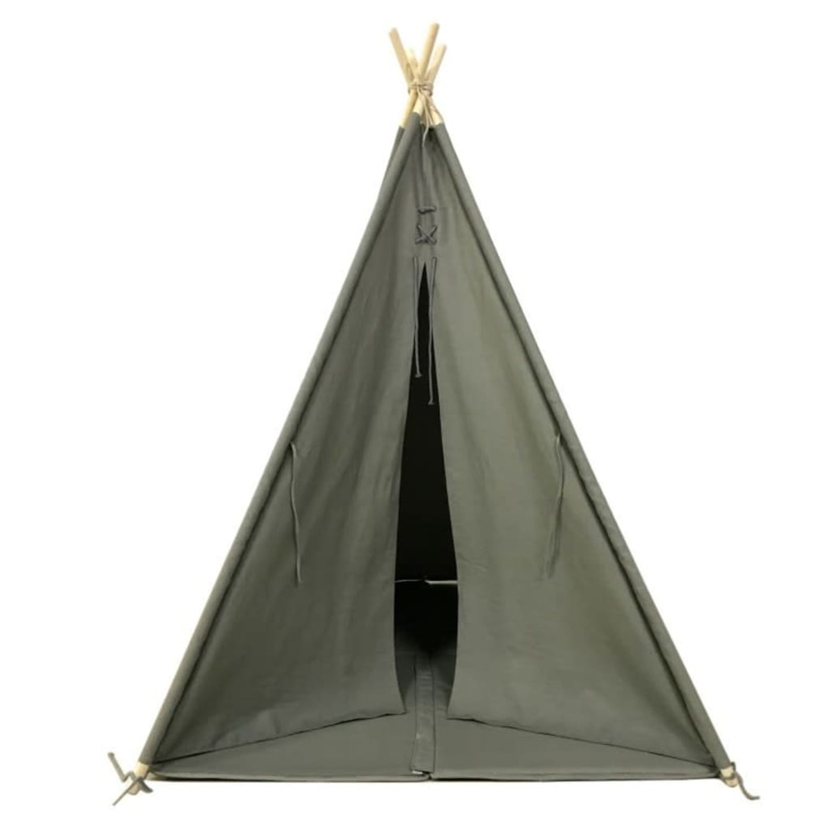 Ein grünes Tipi-Zelt steht auf weißem Hintergrund, mit Holzstangen oben.