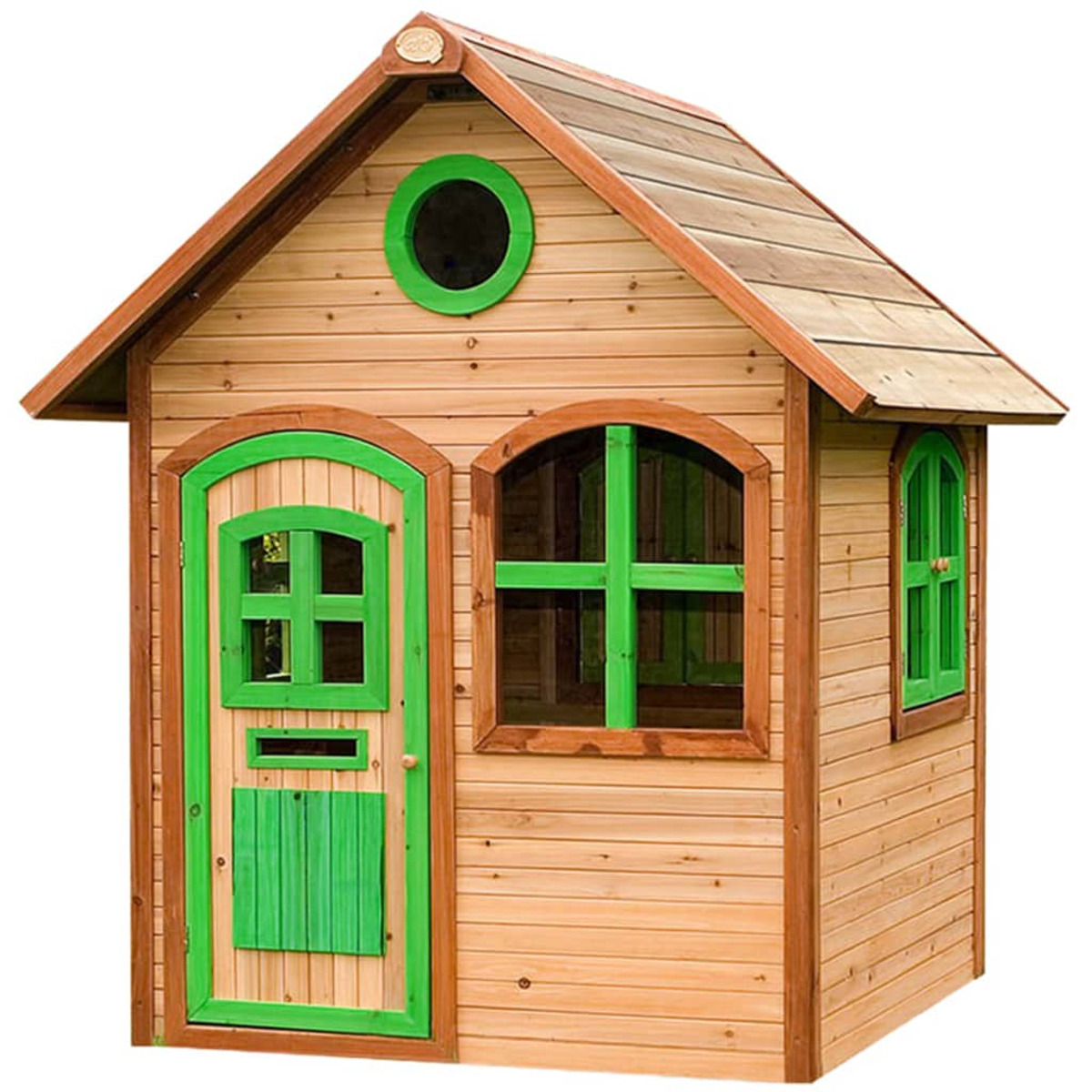 Ein hölzernes Spielhaus mit grünen Akzenten. Es hat eine Tür, Fenster und ein Dach.