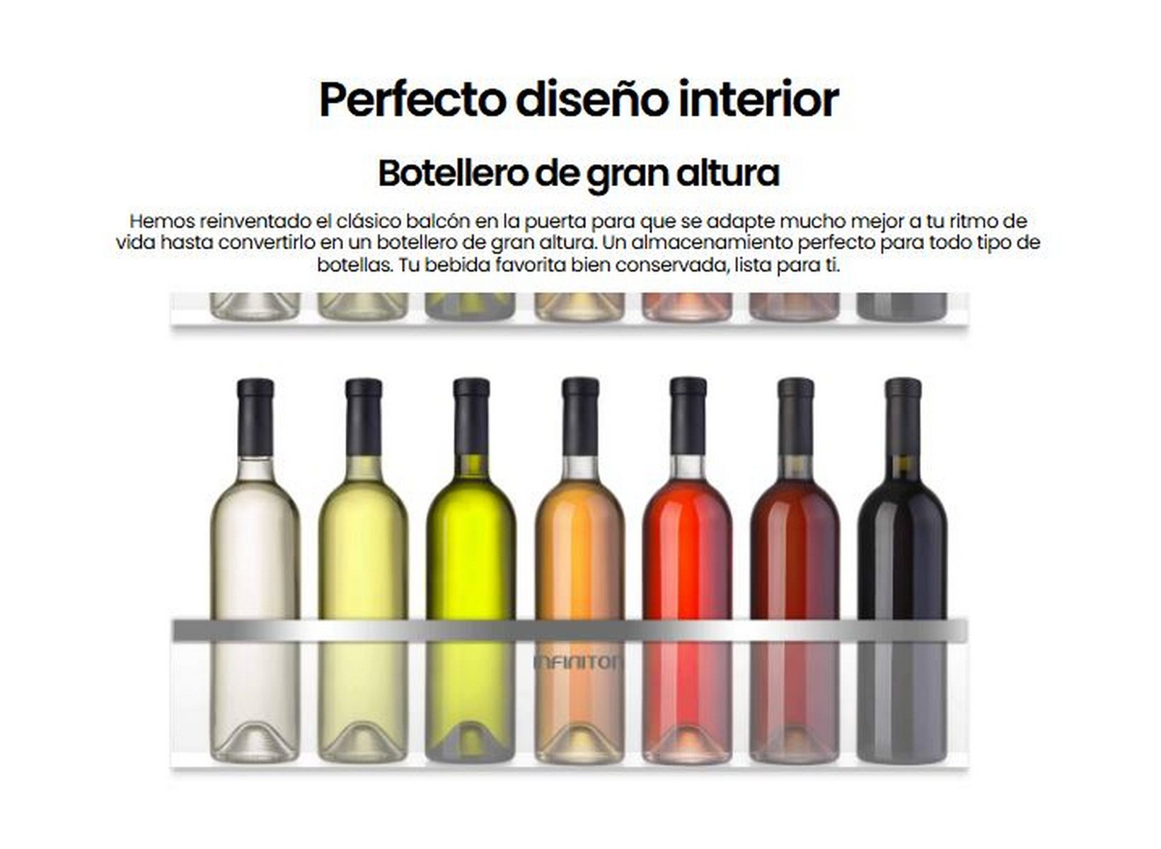 Botellas de vino en un estante. Se ven botellas de diferentes colores y tamaños.