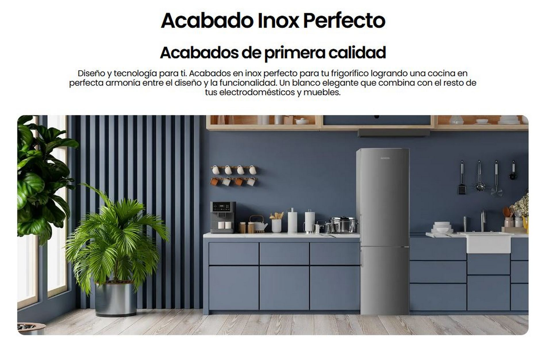 Una escena de cocina moderna con una nevera, gabinetes, mostrador y una planta verde.