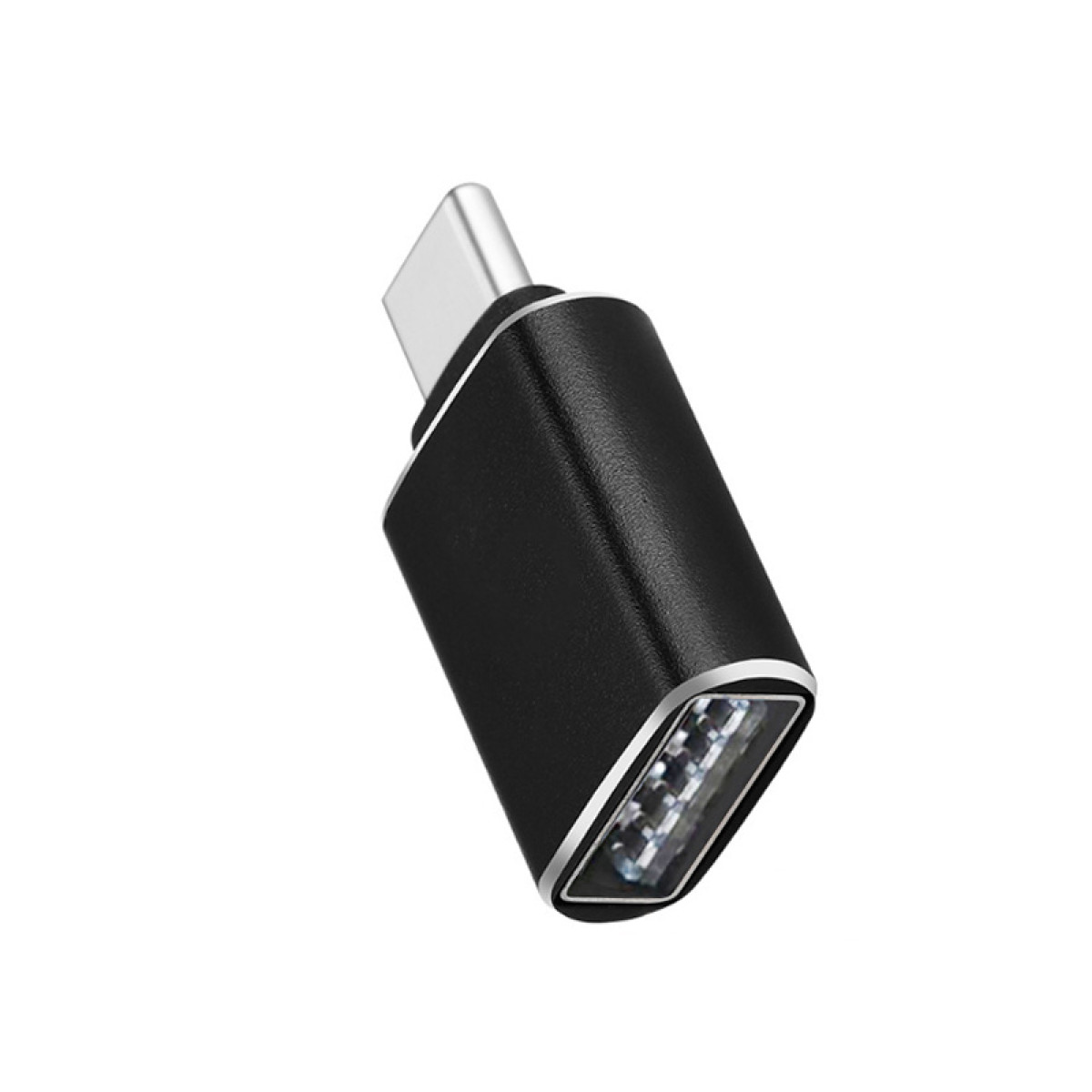 Adaptateur USB-C vers USB noir. L'adaptateur a un cadre argenté et est sur fond blanc.