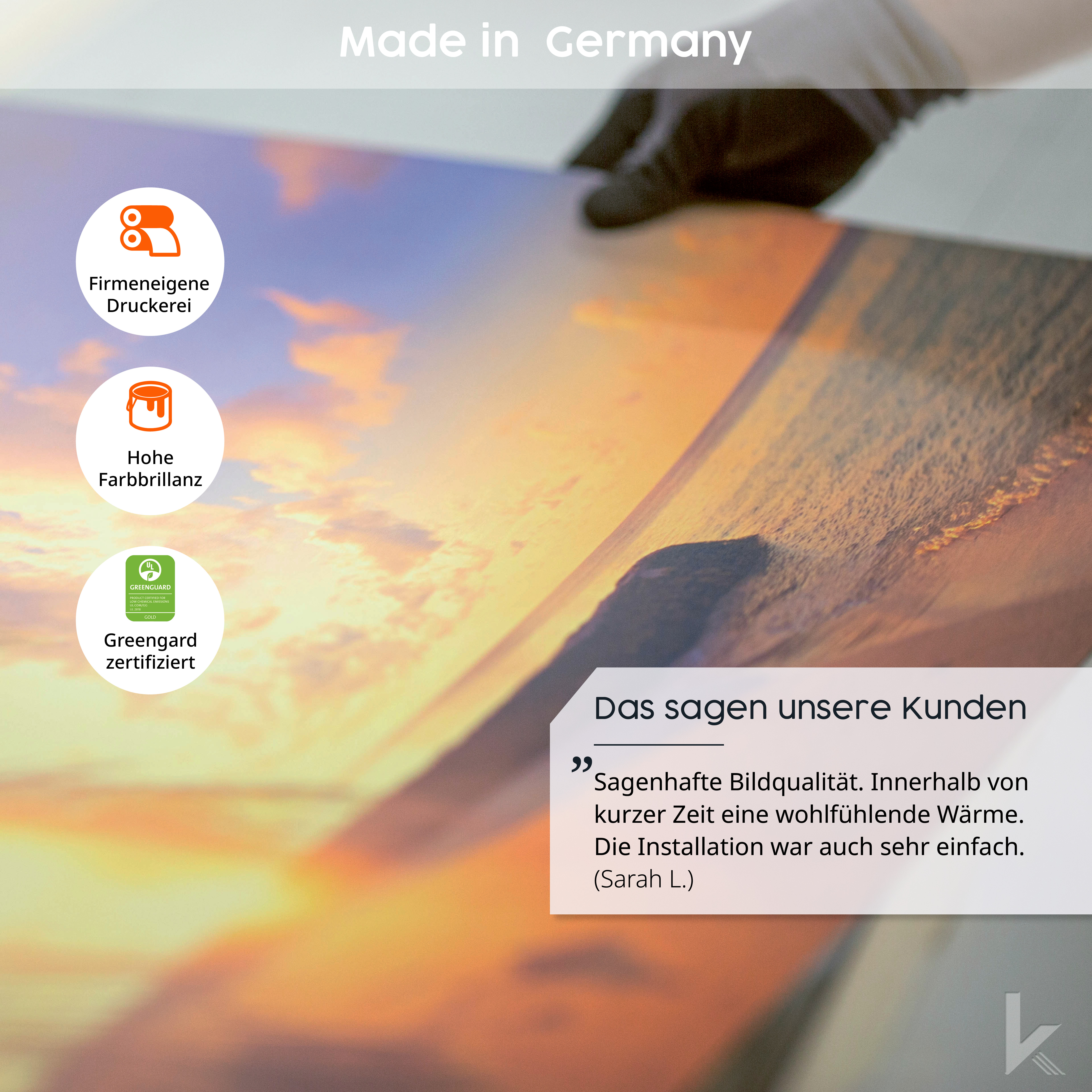 Ein Foto einer Sonnenuntergangsszene mit Text auf Deutsch und Symbolen zur Werbung für das Unternehmen.