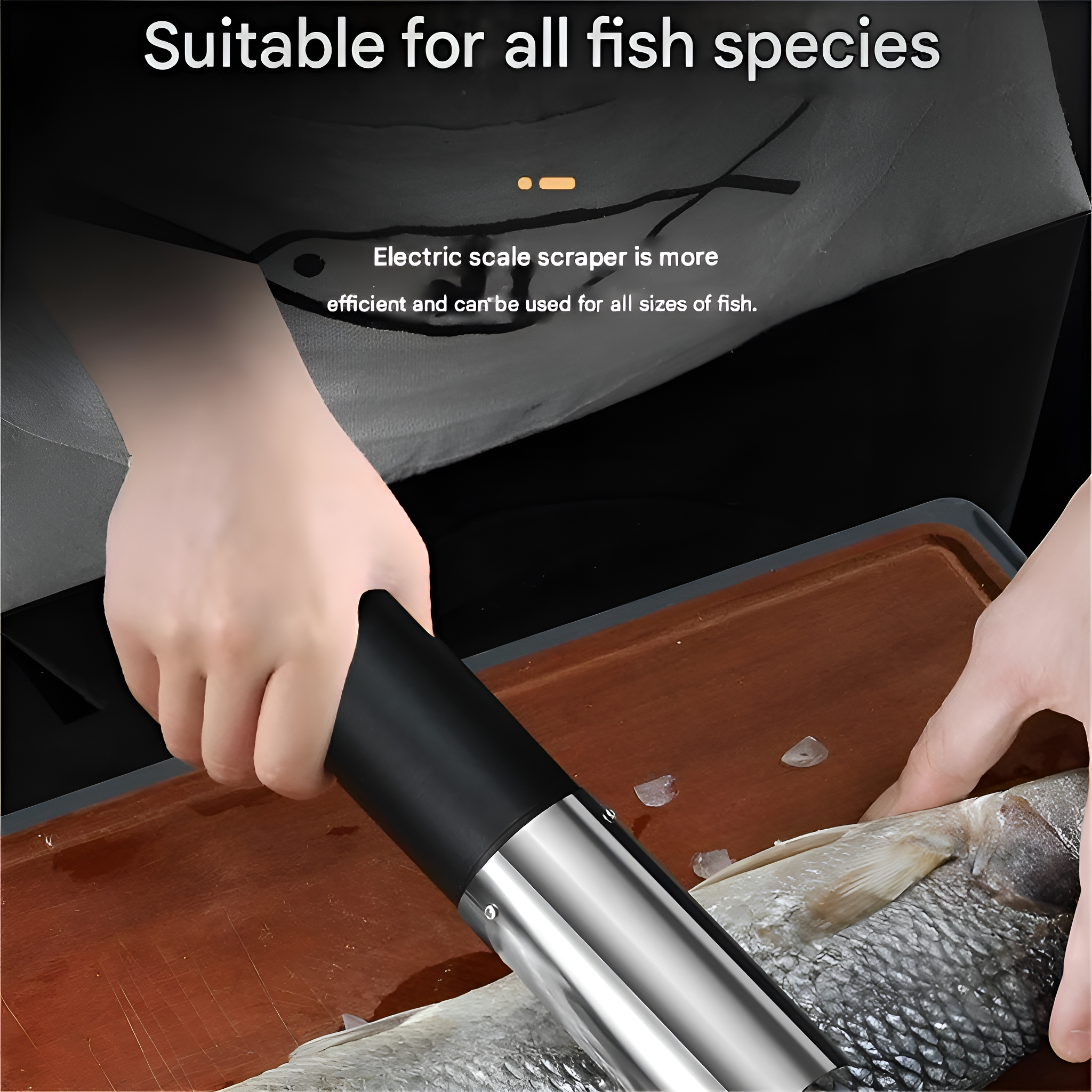 Person verwendet einen elektrischen Schuppenkratzer auf einem Fisch, mit Holzschneidebrett.