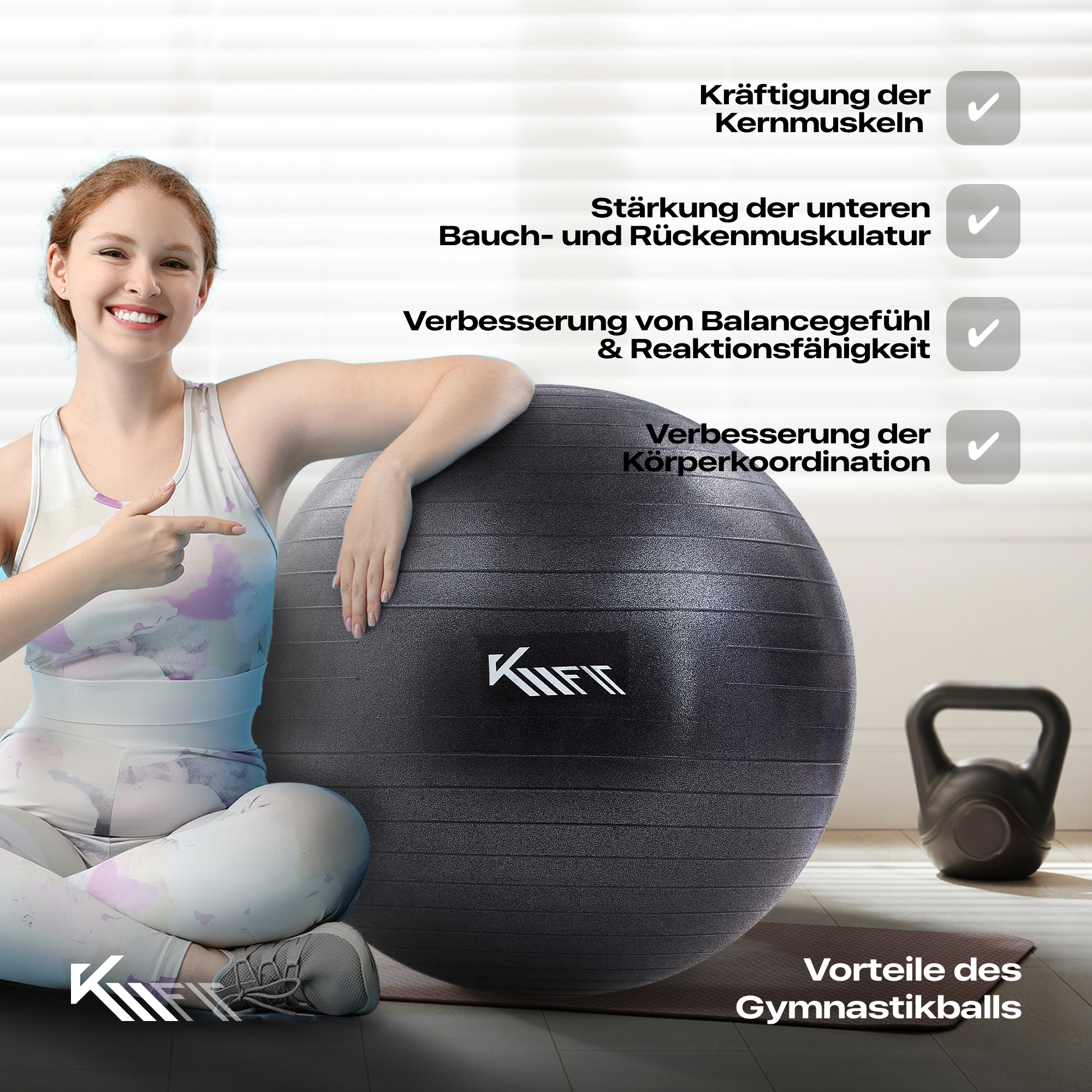 Frau zeigt auf schwarzen Gymnastikball mit Text über Vorteile.