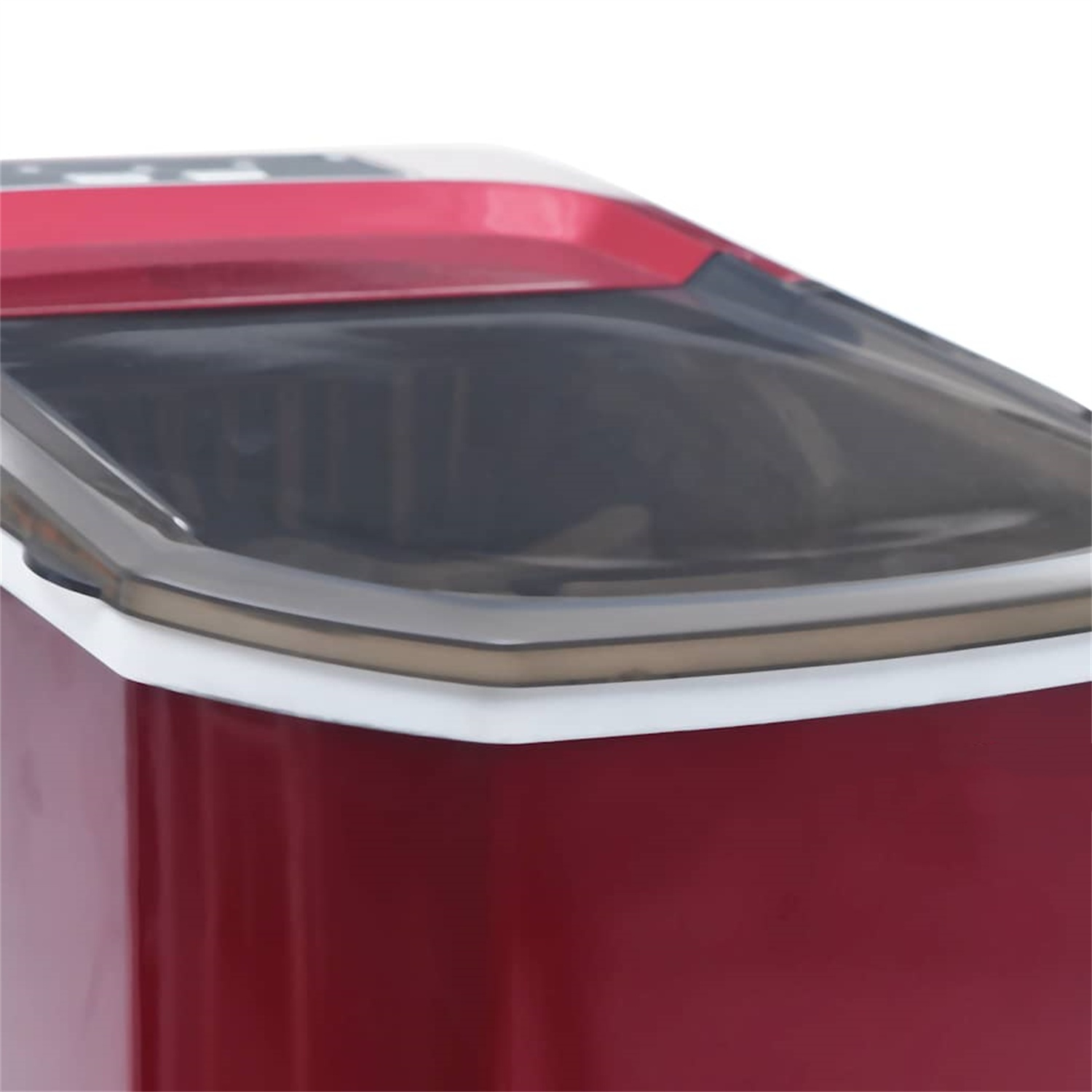 Rote Eismaschine. Draufsicht auf den Deckel.