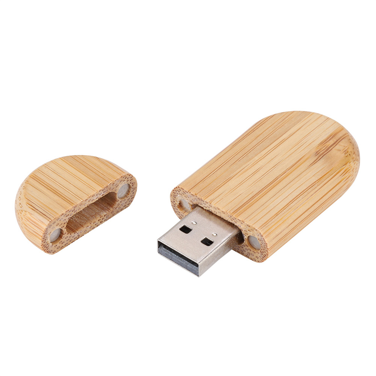Ein USB-Stick aus hellfarbenem Bambus. Der Deckel ist getrennt, zeigt den inneren Hohlraum.