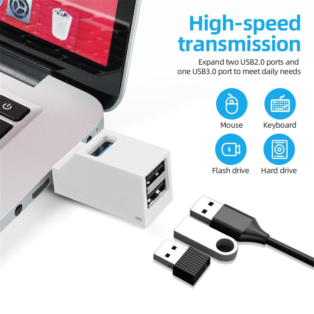 Weißer USB-Hub an einem Laptop. USB-Laufwerke und Symbole.