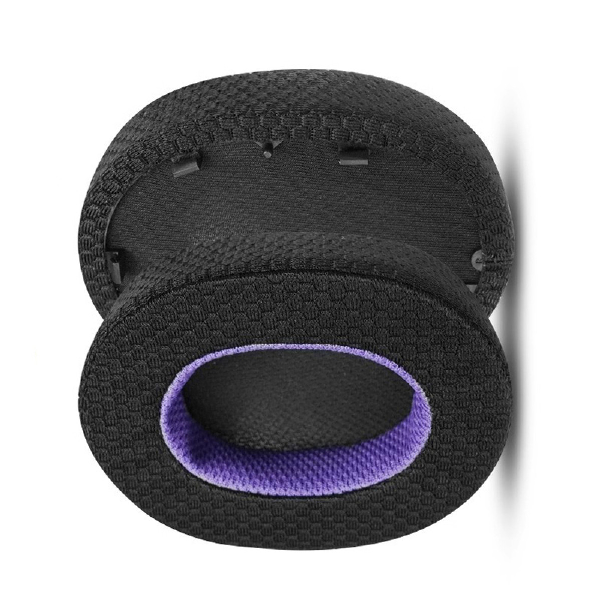 Dwie czarne nausznice, wnętrze jednej jest fioletowe, na białym tle.