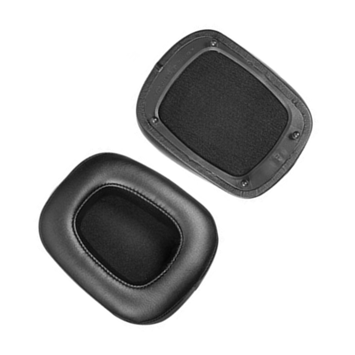 Dwie czarne poduszki na uszy, jedna nad drugą na białym tle.