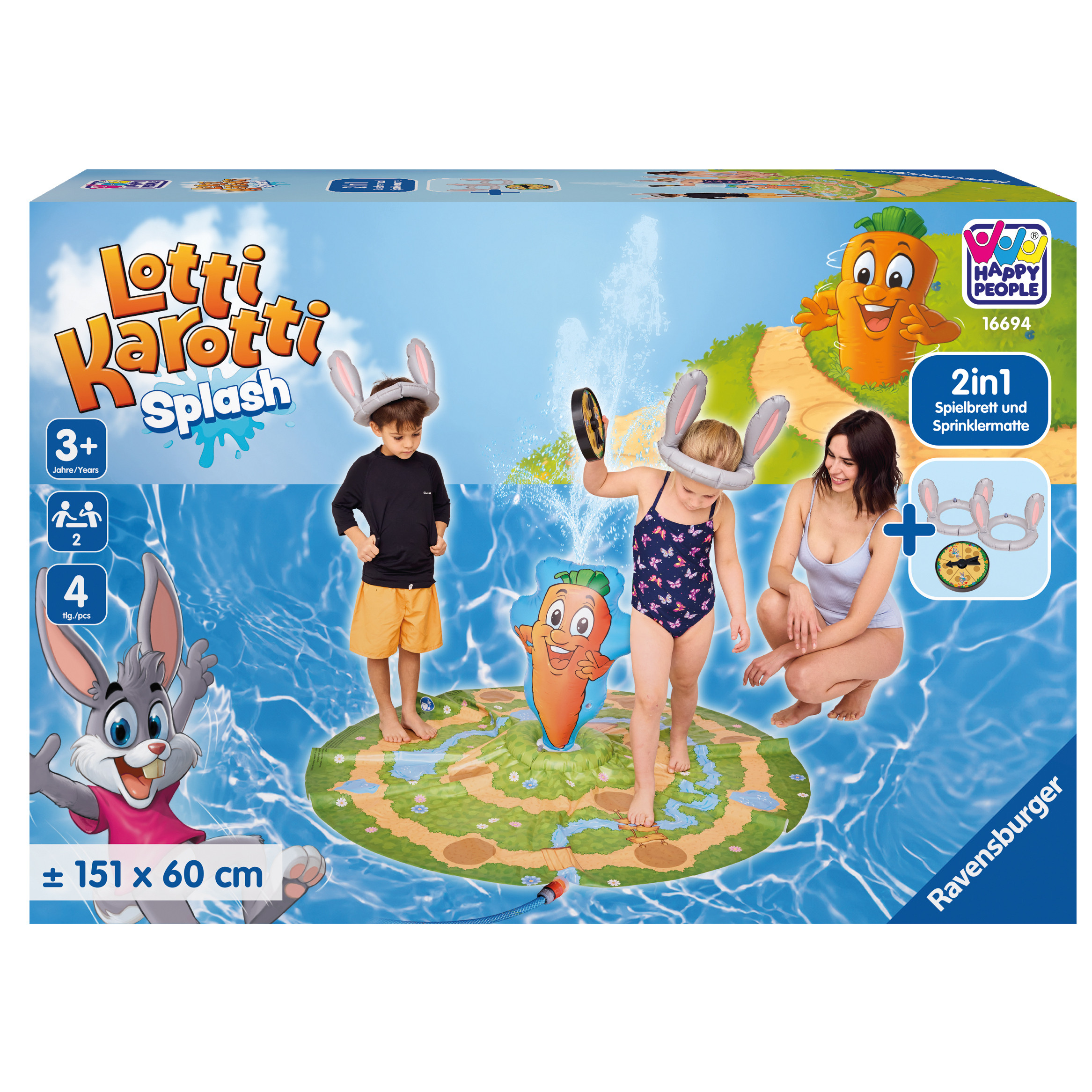 Kinder spielen auf einer Wasserspritzmatte mit Karotten und Hasenohren, eine Frau schaut zu.