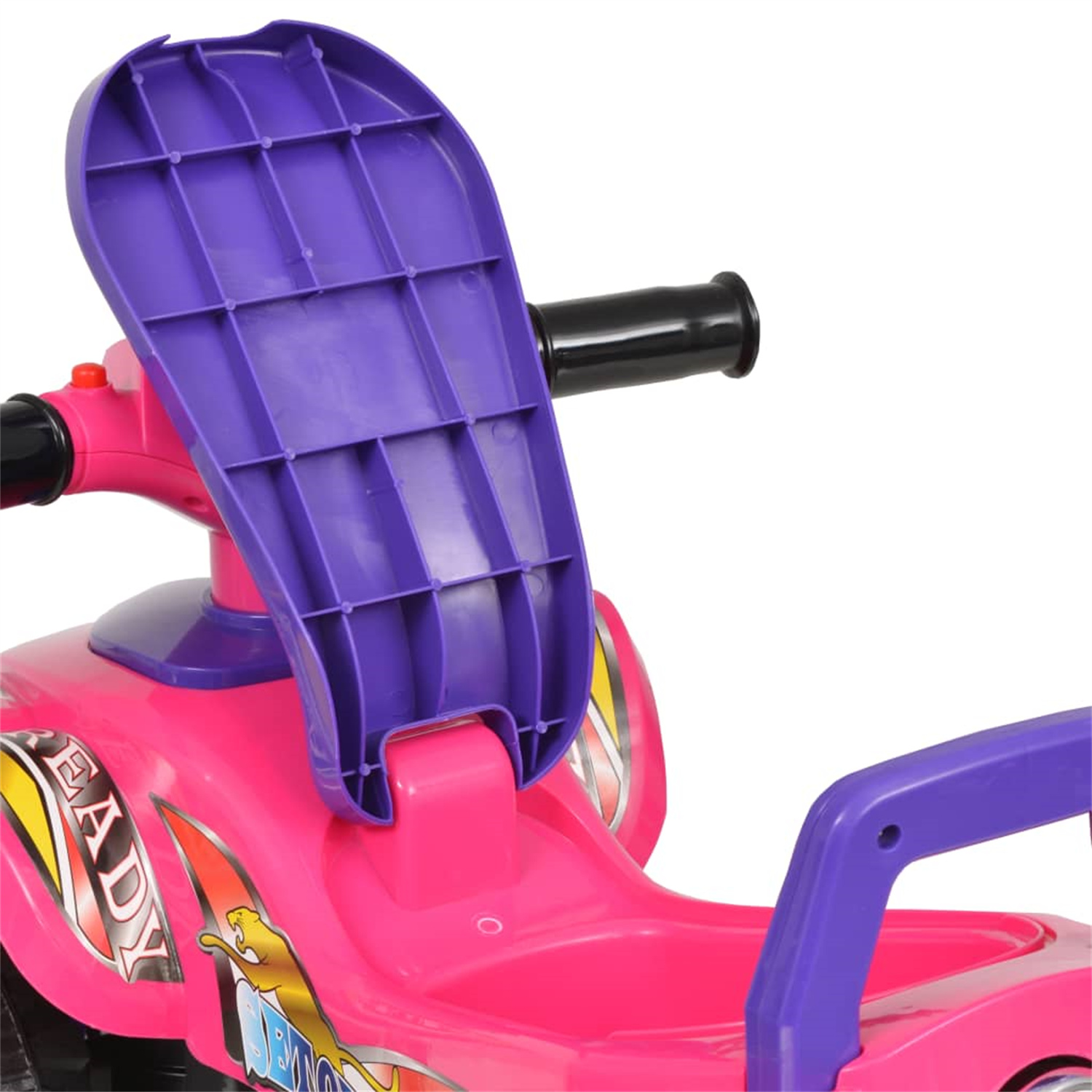 Ein rosa Spielzeugroller mit lila Sitz und Lenker, auf weißem Hintergrund.