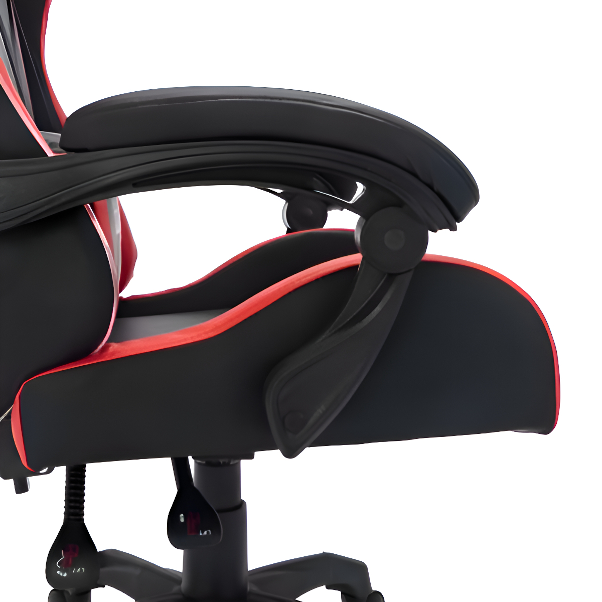 Eine Gaming-Stuhl-Armlehne, schwarz und rot. Der Stuhl ist hauptsächlich schwarz. Die Armlehne hat eine rote Einfassung.