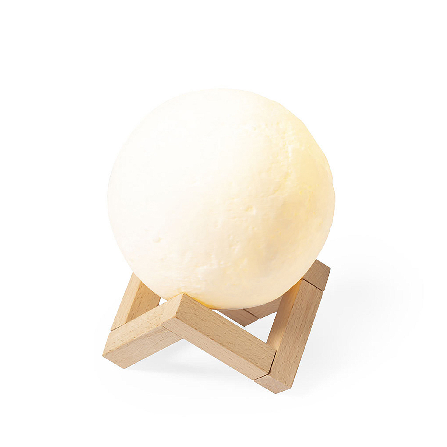Lampada a forma di luna bianca luminosa su supporto in legno, sfondo bianco.