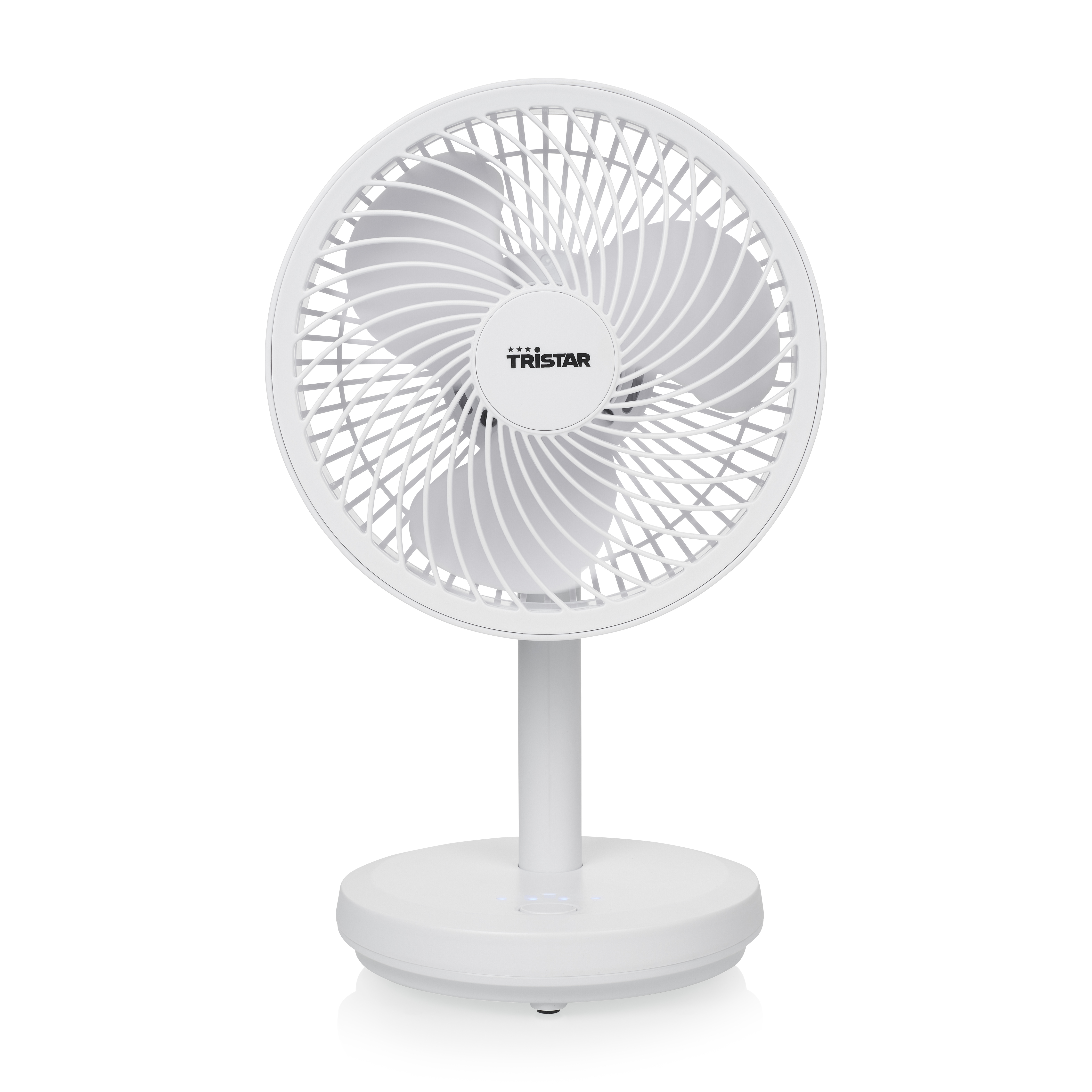 Ventilatore Tristar bianco, con tre pale, su base e supporto bianchi.