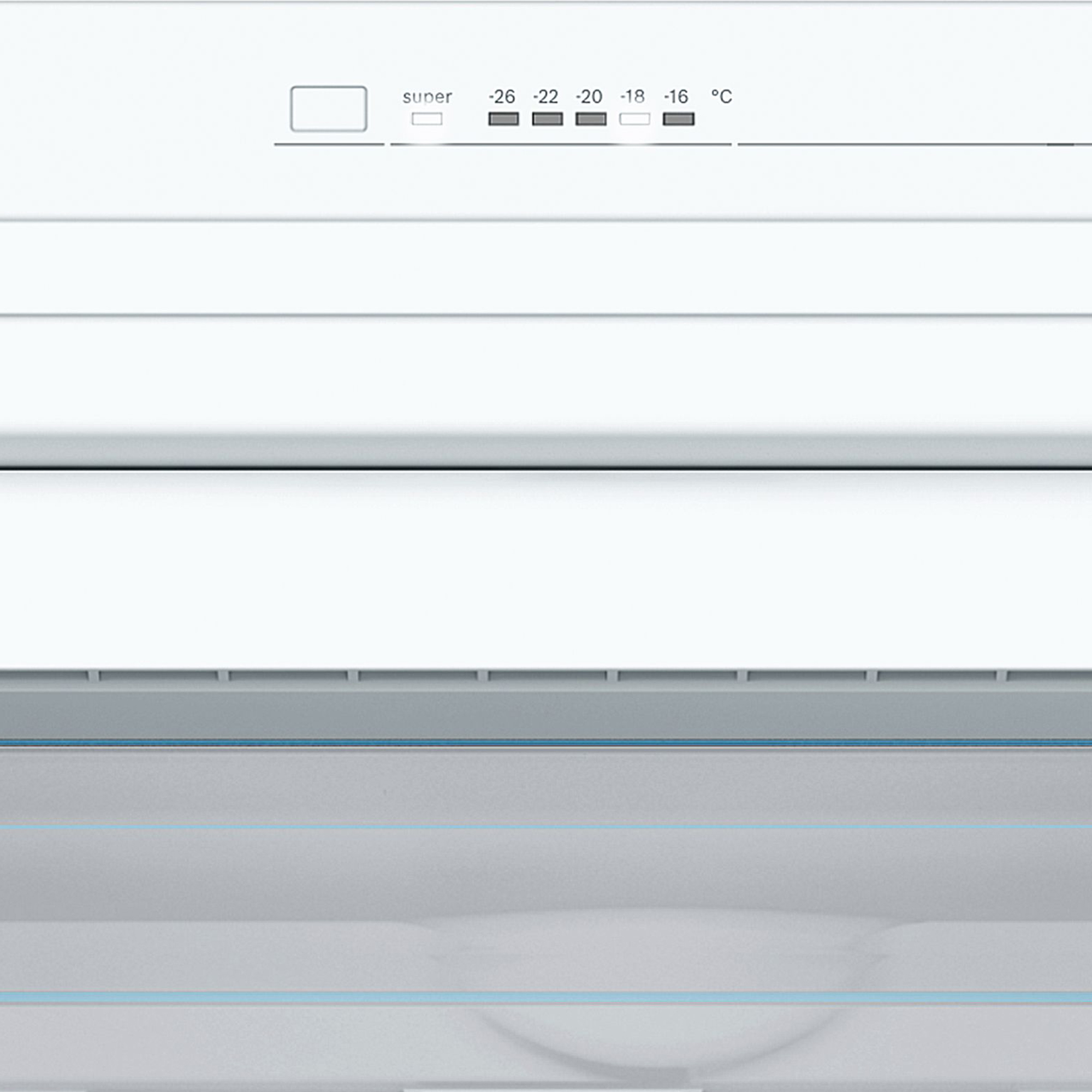 Nahaufnahme eines weißen Kühlschrankbedienfelds mit Temperatureinstellungen.