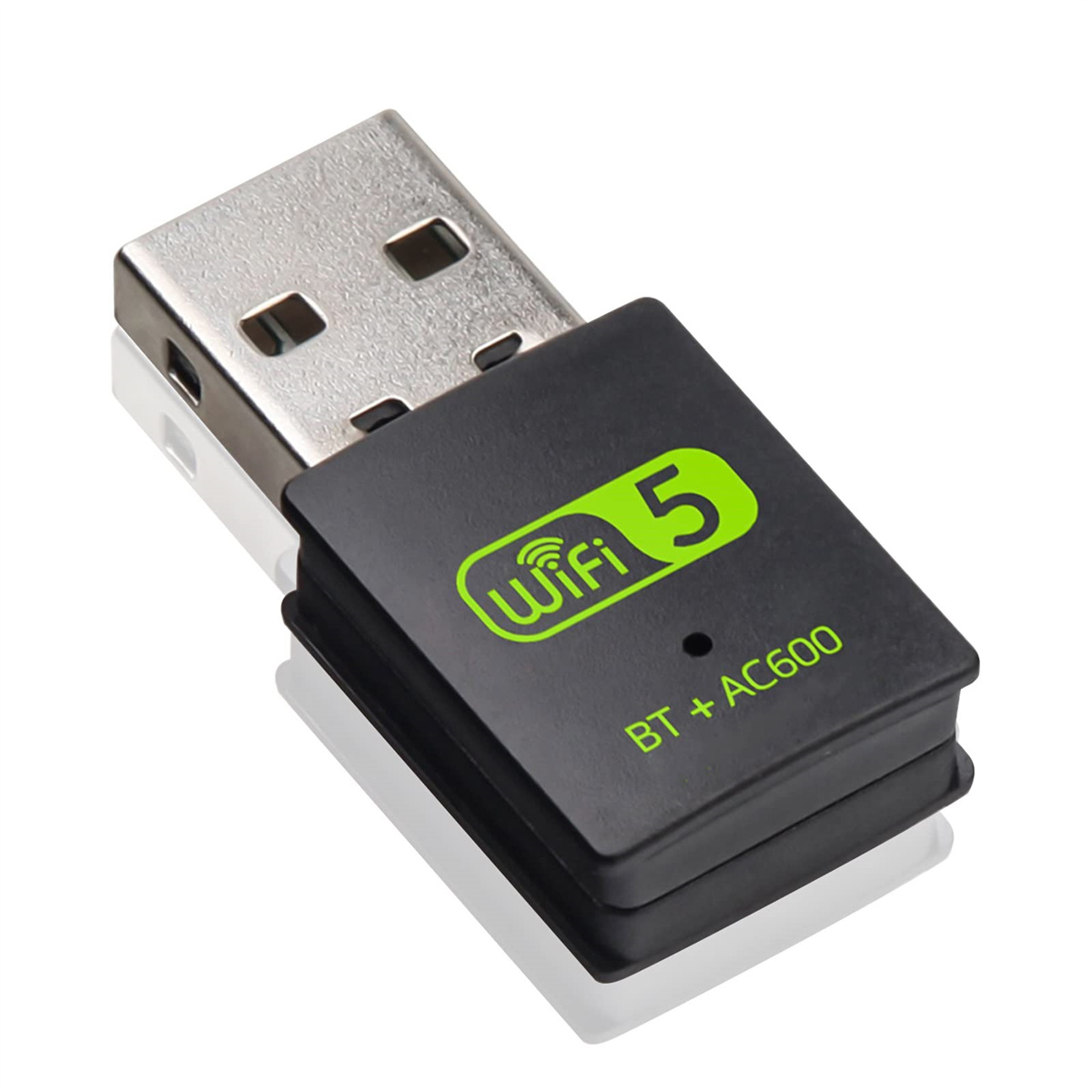 Schwarzer WLAN-Adapter mit WiFi 5 Text. Schwarzer und silberner USB-Anschluss. Weißer Hintergrund.