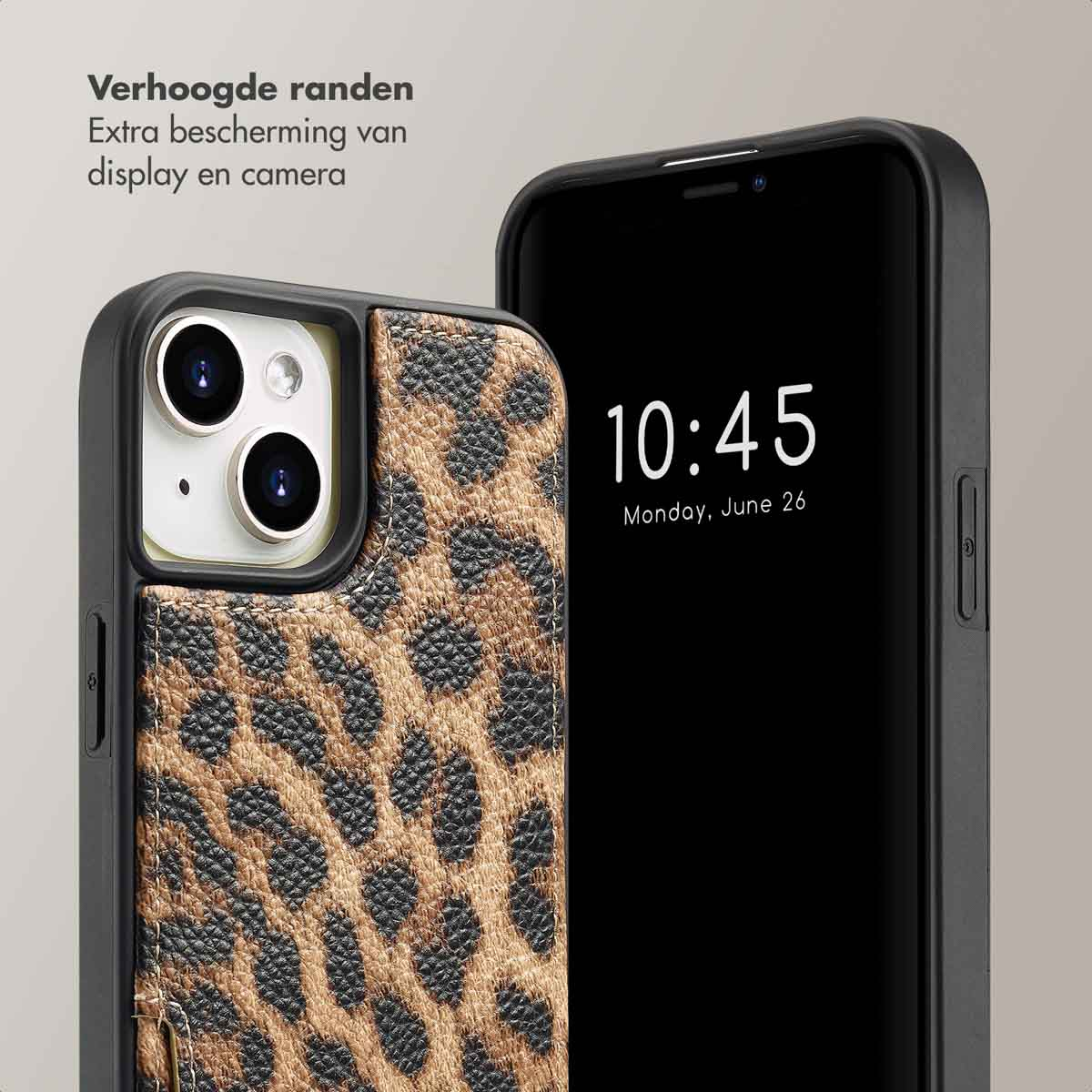 Telefoon met luipaardprint hoesje, toont tijd op scherm. Tekst: 'Extra bescherming van display en camera'.