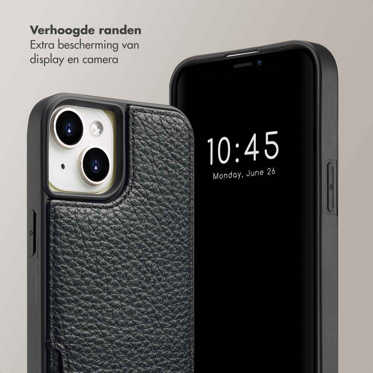 Een zwarte telefoonhoes met een ledertextuur, en een telefoon met een zwart scherm.