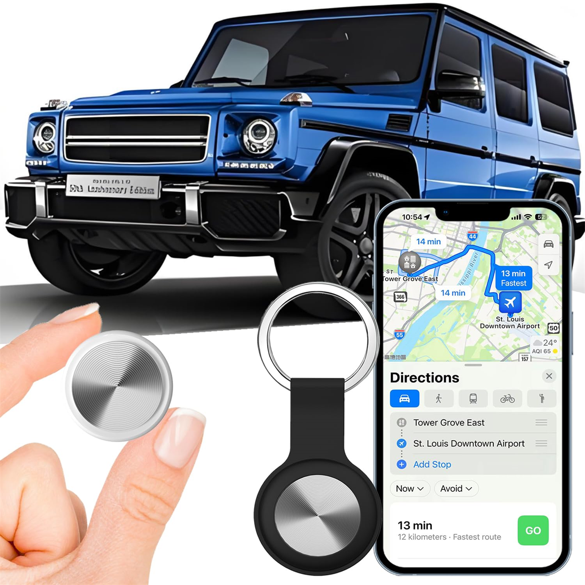 Blauer SUV, AirTag, iPhone mit Karte und AirTag-Halter. Hand, die AirTag hält.