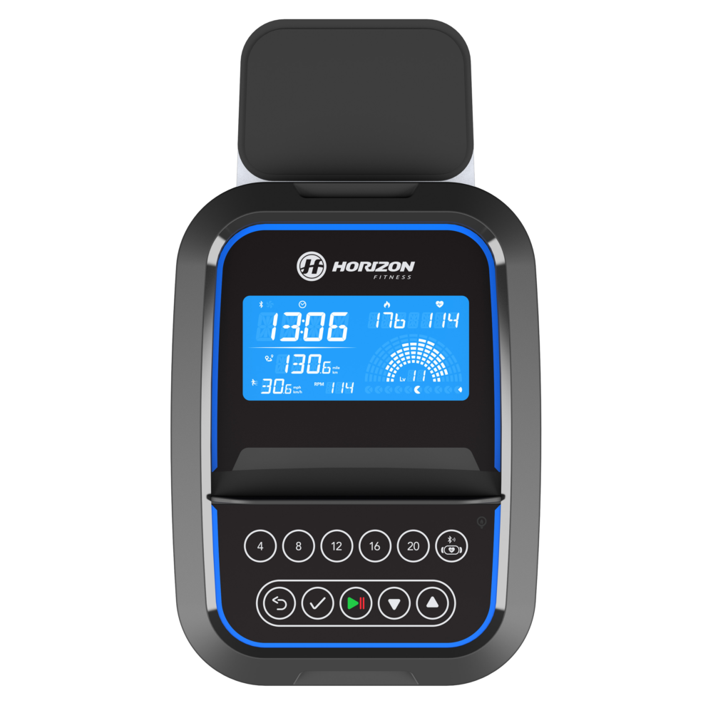 Het bedieningspaneel van een fitnesstracker toont gegevens op een zwarte achtergrond.