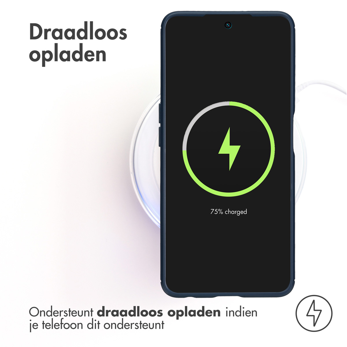 Telefono nero su caricabatterie wireless. L'icona del fulmine verde mostra la carica. Base bianca.