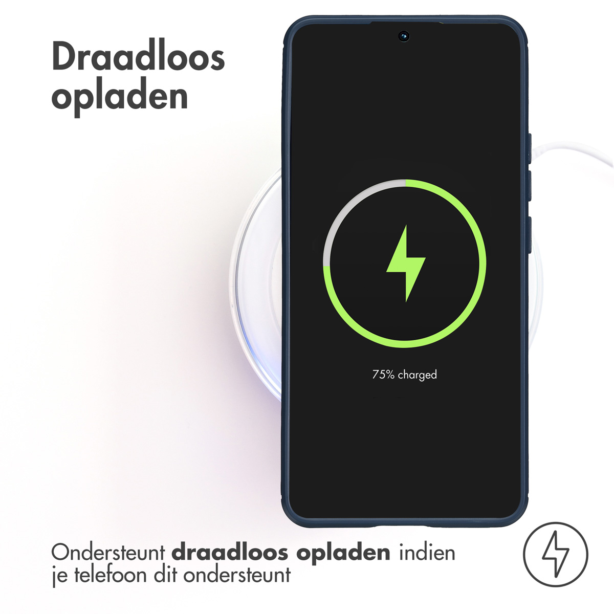 Uno smartphone su un caricabatterie wireless, che mostra un simbolo di ricarica con il 75% di carica. Il telefono è in una custodia blu scuro.