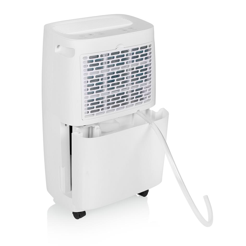 Deumidificatore bianco con serbatoio aperto e tubo. Base nera con ruote.