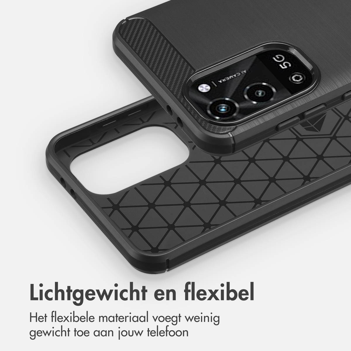 Une coque de téléphone avec un motif géométrique à l'intérieur. La coque est légère et flexible.