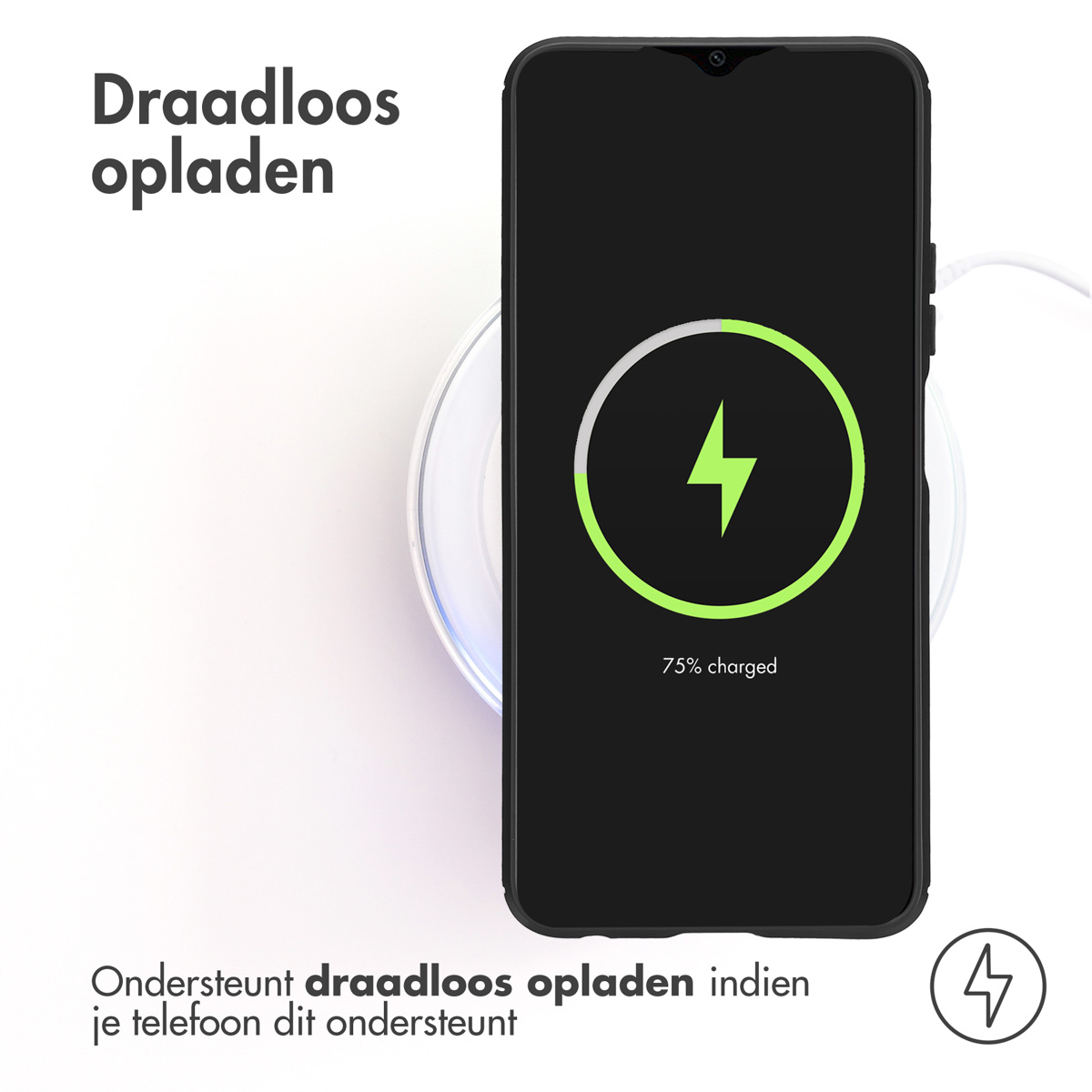 Zwarte telefoon draadloos opladen op een wit pad. Bliksempictogram met 75% opgeladen.