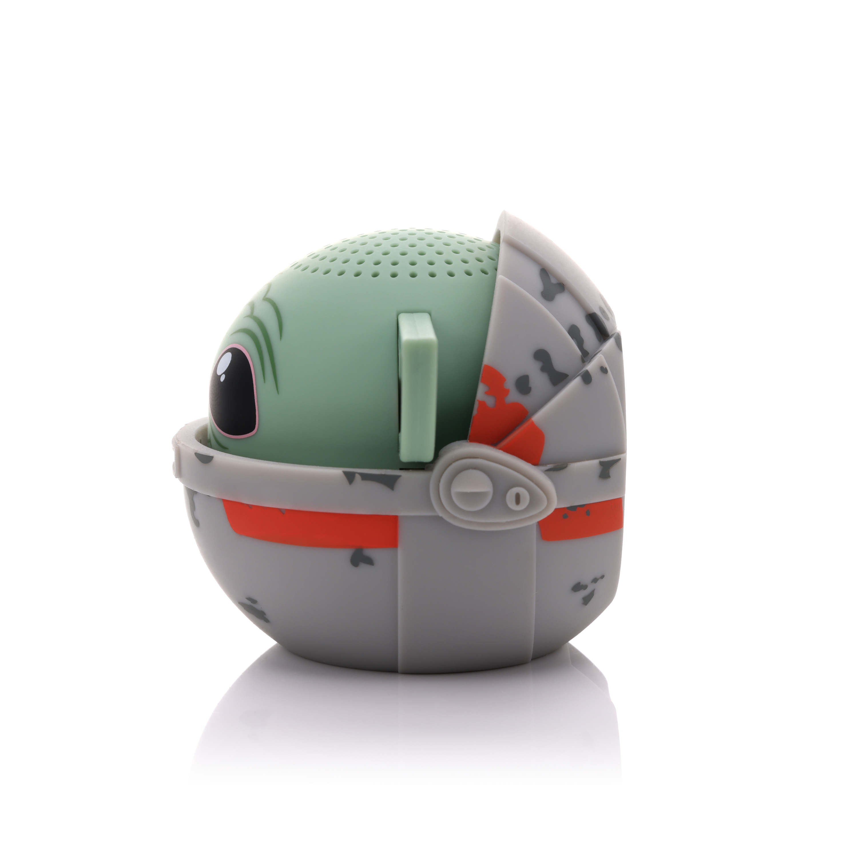 Altavoz temático de Baby Yoda. Cabeza verde, casco gris y rejilla de altavoz.