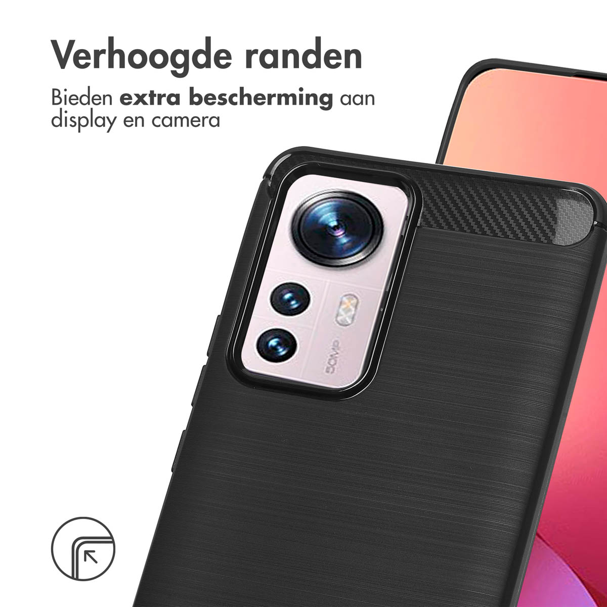 Gros plan sur une coque de téléphone noire avec du texte, montrant un téléphone.