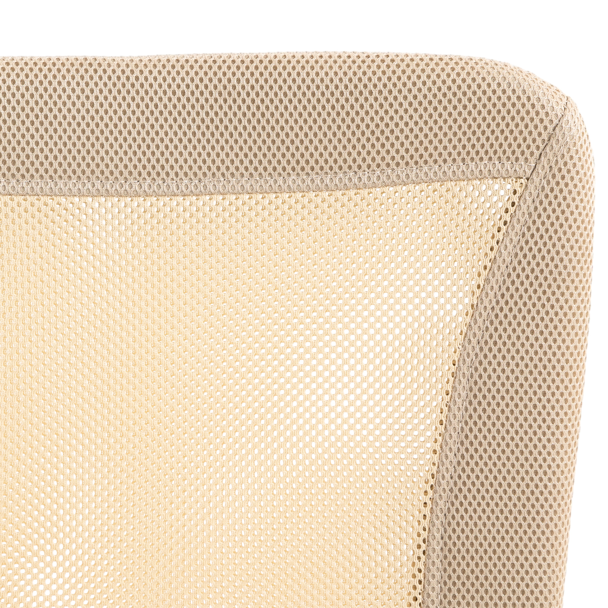 Tejido de malla del respaldo de una silla, primer plano, con color beige claro.