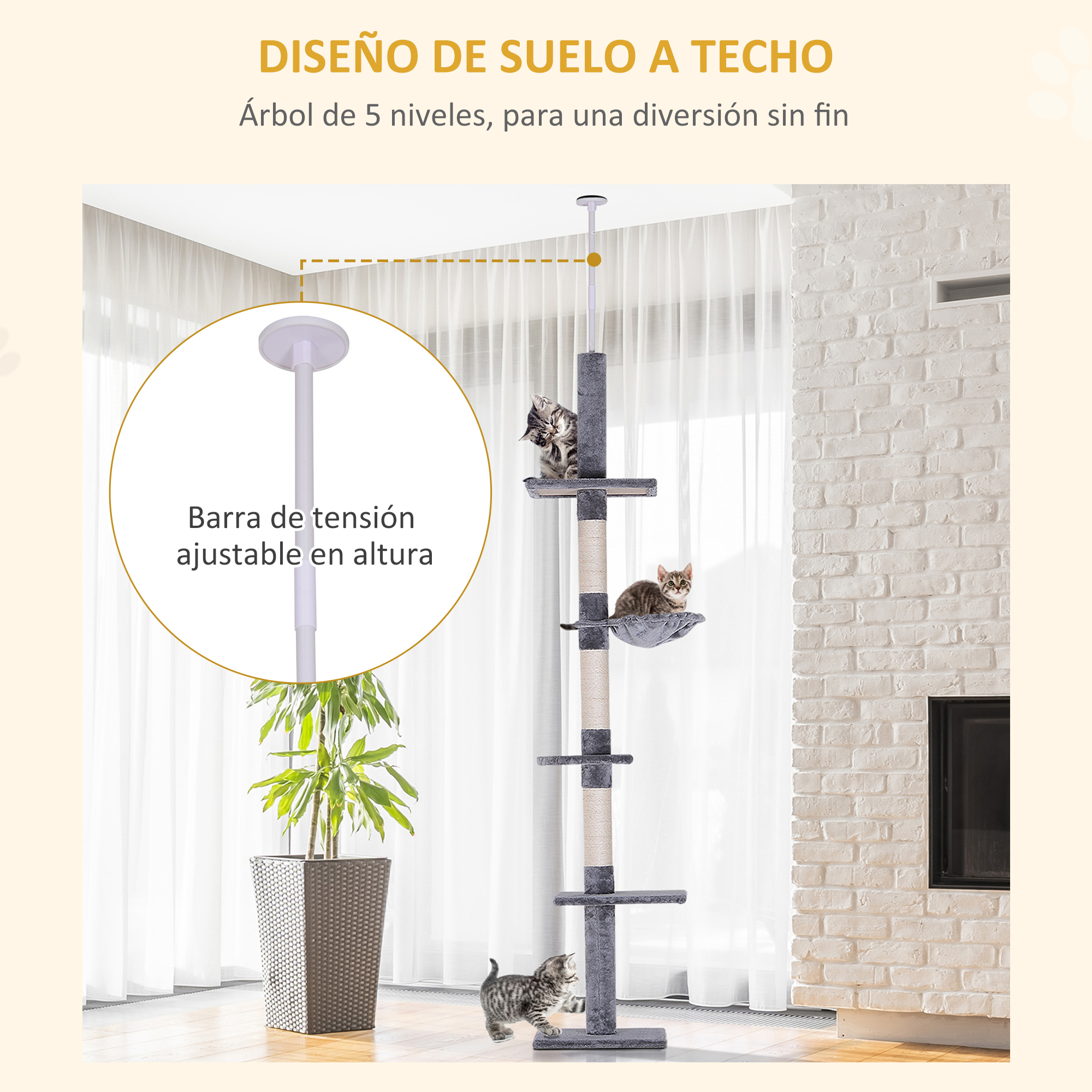 Un árbol para gatos alto con varios niveles. Dos gatos están en el árbol. Tiene una barra de tensión en el techo.