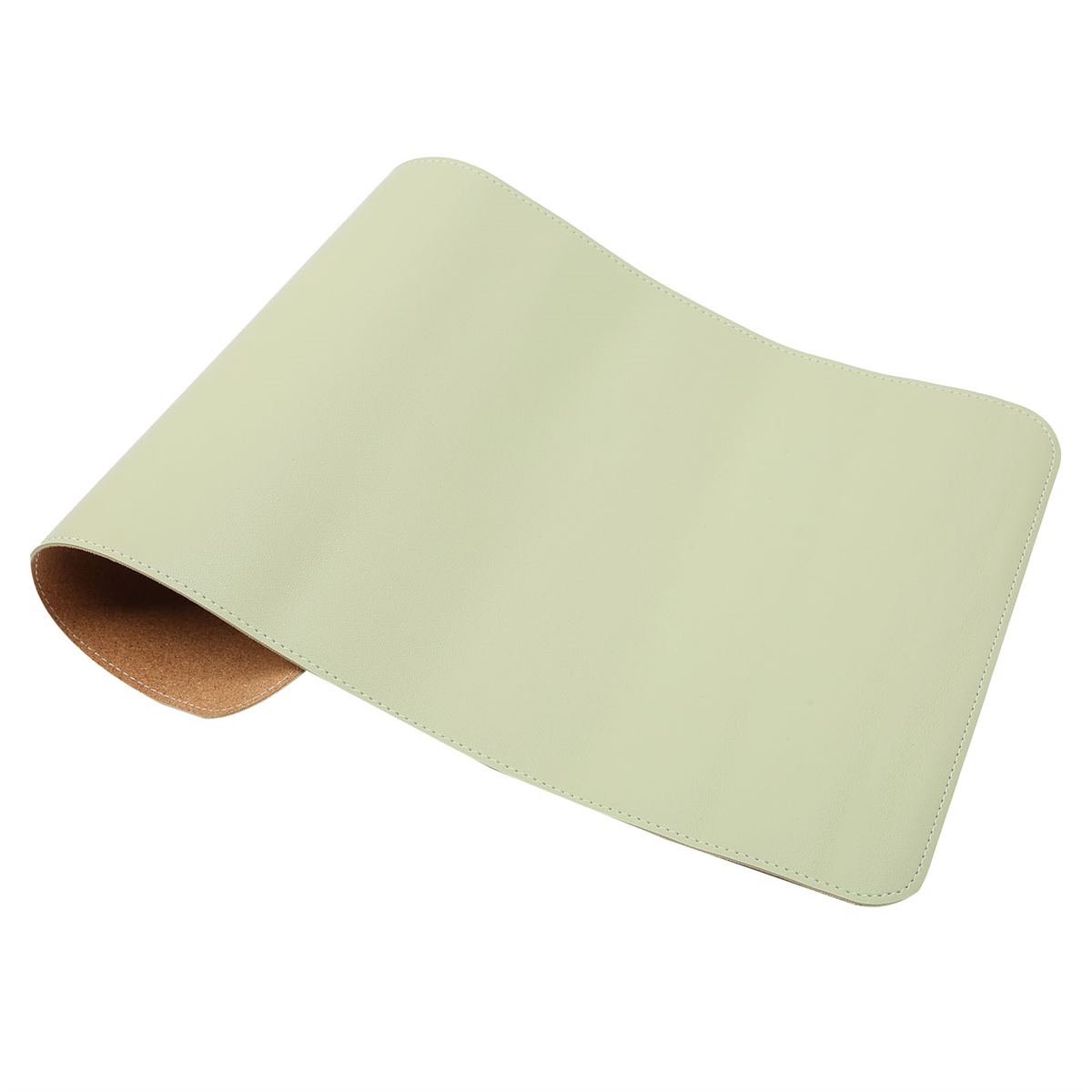 Ein hellgrünes Mousepad auf weißem Hintergrund. Das Pad ist gerollt, die braune Unterseite sichtbar.