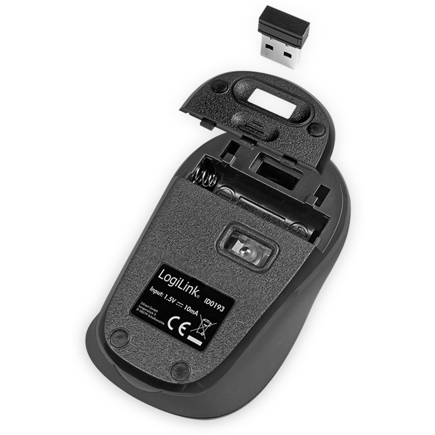 Schwarze kabellose Maus mit geöffnetem Batteriefach. Ein USB-Empfänger liegt daneben.