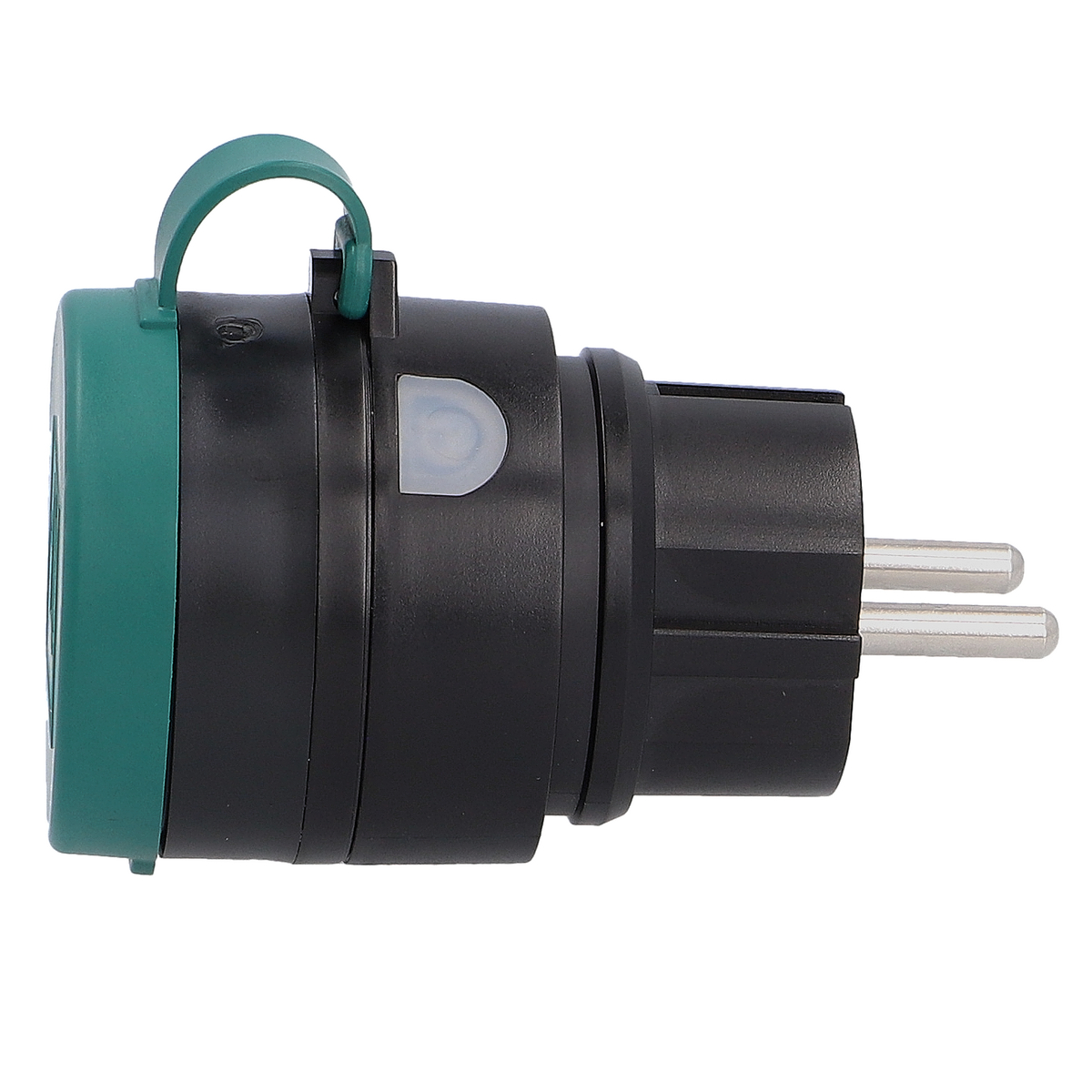 Schwarzer und grüner Netzadapter. Grüner Teil zum Halten. Weißer Hintergrund, Seitenansicht.